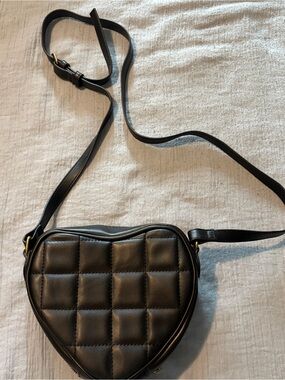 American Eagle Outfitters Black Quilted Heart Crossbody Purse